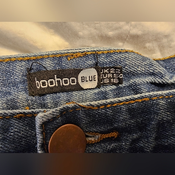 BooHoo Denim Shorts - Size US16 - Picture 5 of 7